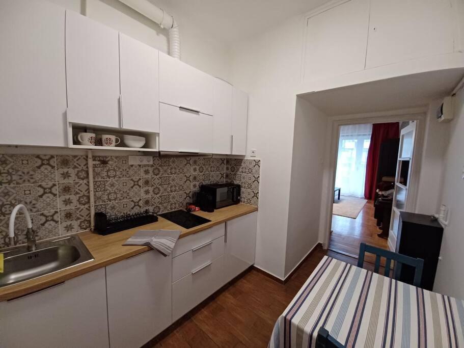 Hero'S Square Apartment Budapest Esterno foto